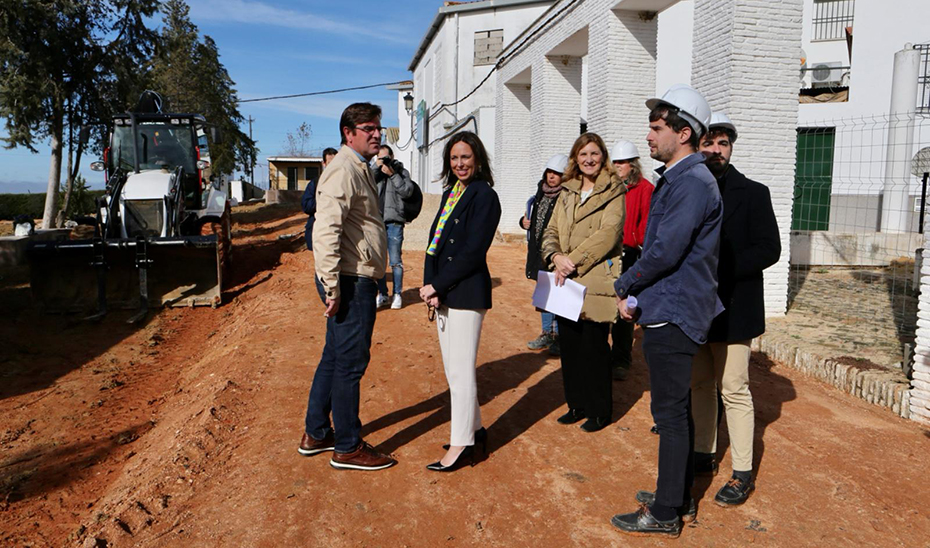Imagen del artículo La Junta finalizará antes de primavera la remodelación urbana de la barriada de Santa Águeda en Villalba del Alcor